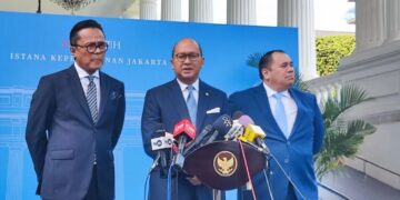 Kepala atau Chief Excecutive Officer (CEO) Badan Pengelola Investasi (BPI) Danantara Rosan Roeslani memberikan keterangan di Istana Kepresidenan Jakarta, Senin (24/2/2025). (foto/dok)